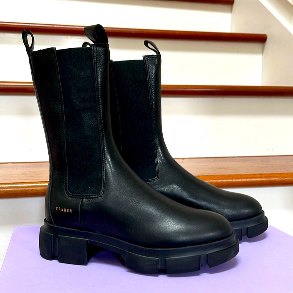Copenhagen signature chelsea boots (CPH500). Brand new never worn.